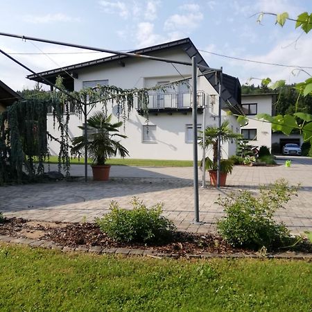 Gemuetliche Wohnung In Velden! 沃尔特湖畔韦尔登 外观 照片
