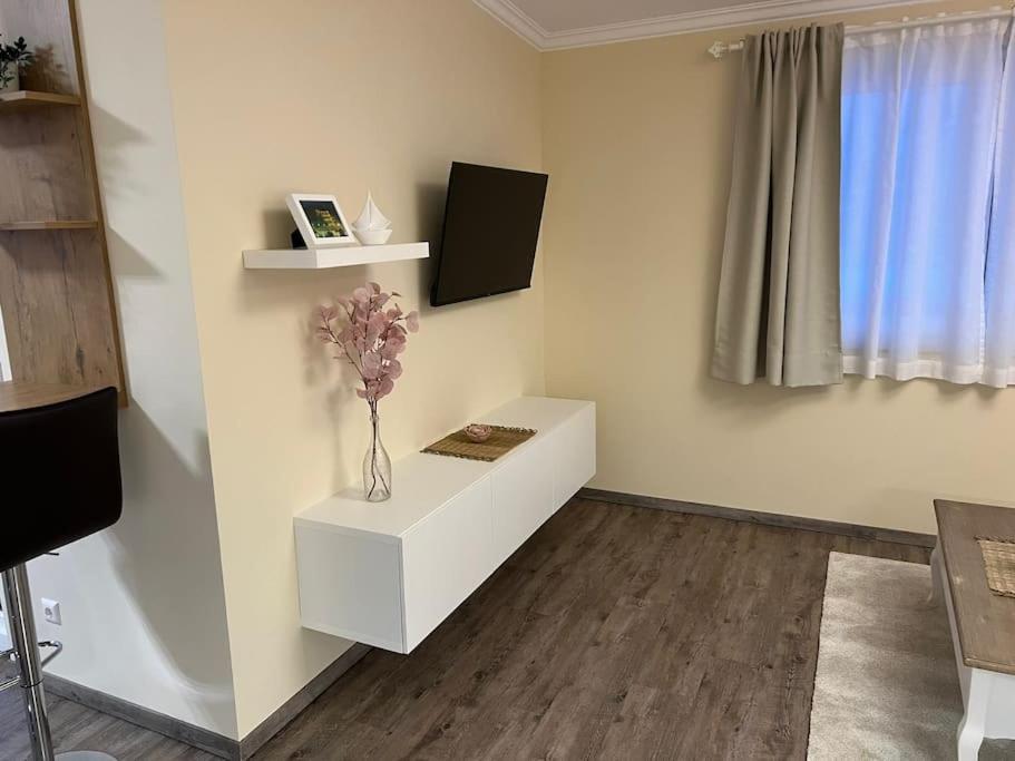 Gemuetliche Wohnung In Velden! 沃尔特湖畔韦尔登 外观 照片