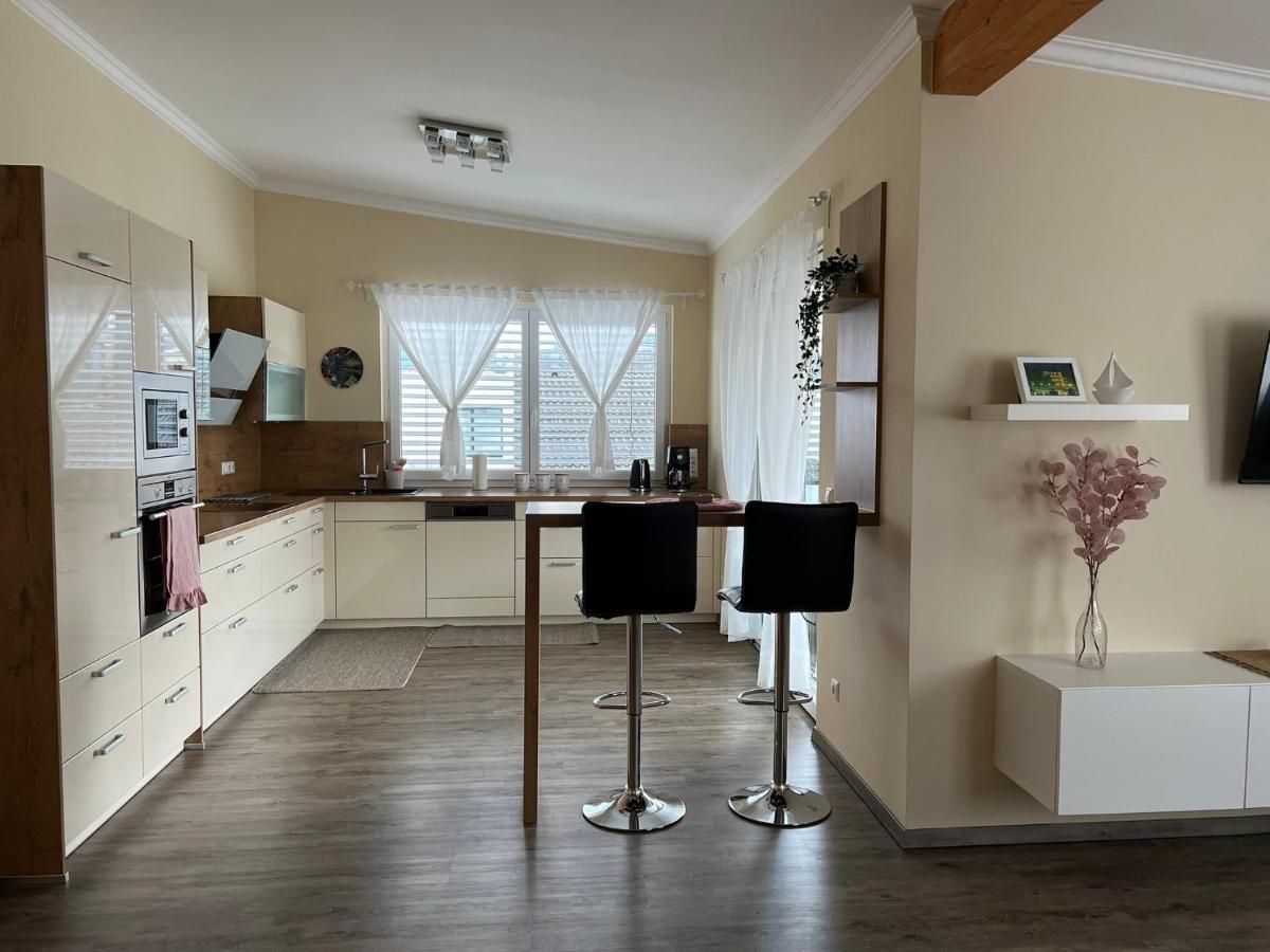 Gemuetliche Wohnung In Velden! 沃尔特湖畔韦尔登 外观 照片